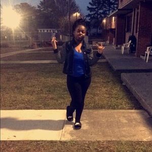 Meet your Posher, Iona